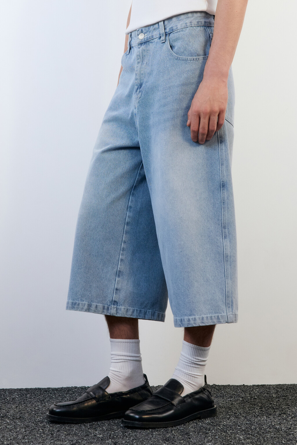 Шорты-бермуды джинсовые со средней посадкой - цвет голубой - 2