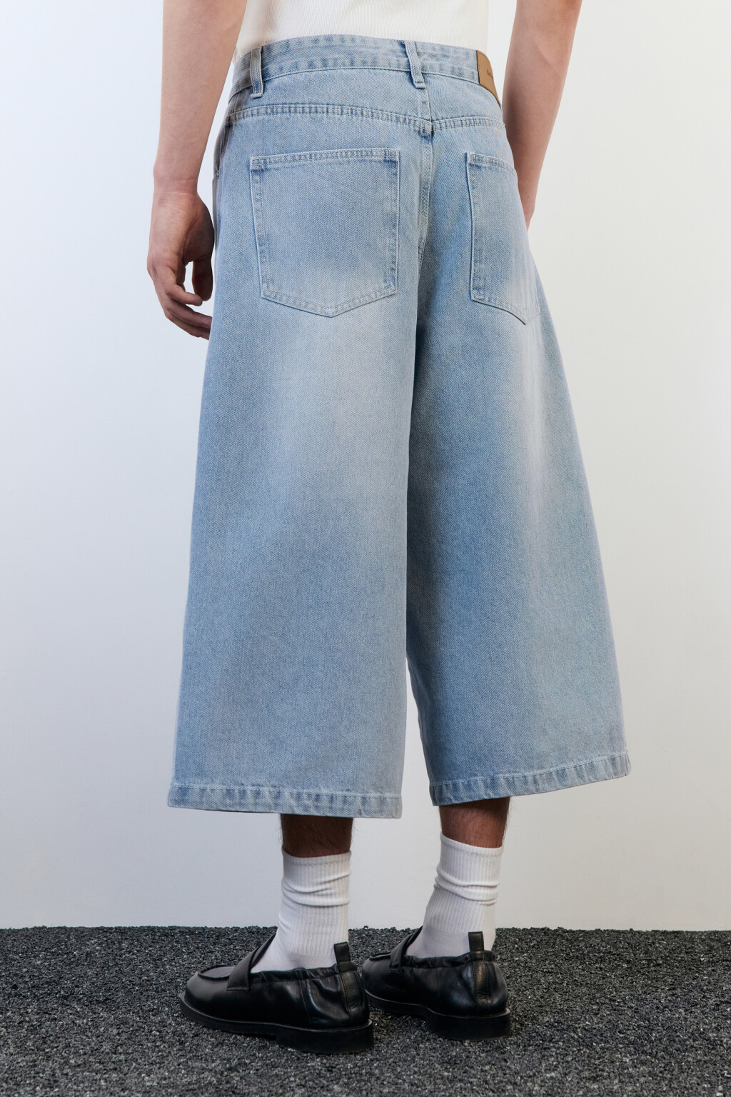 Шорты-бермуды джинсовые со средней посадкой - цвет голубой - 3