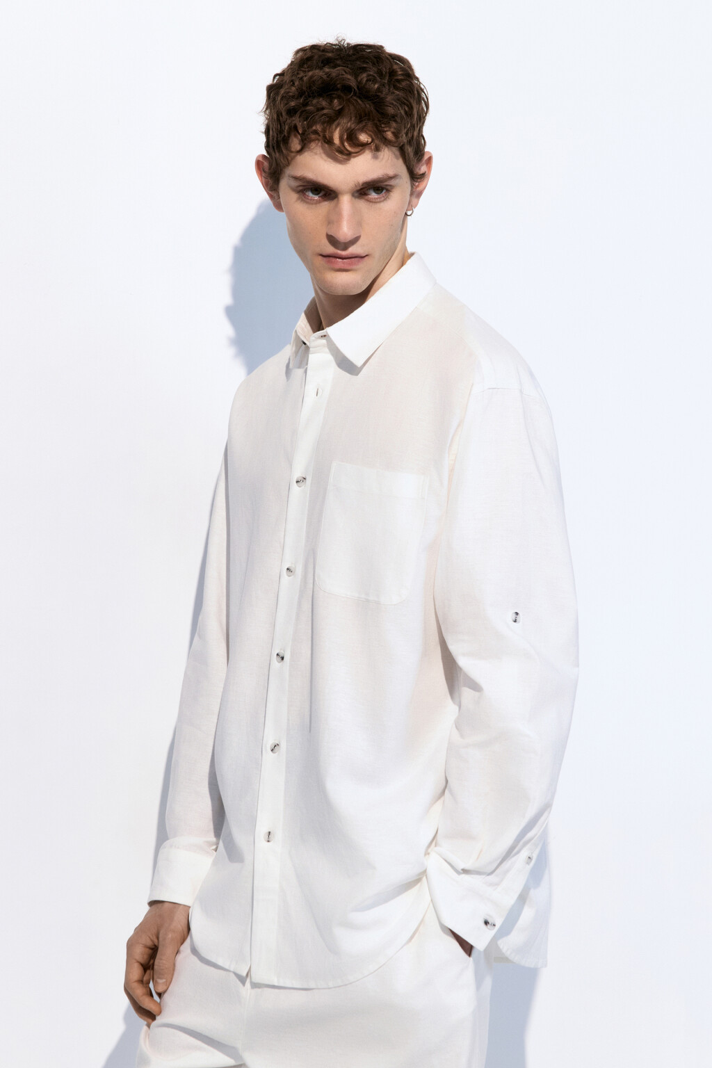 Рубашка прямая из льняной ткани - цвет белый - 4