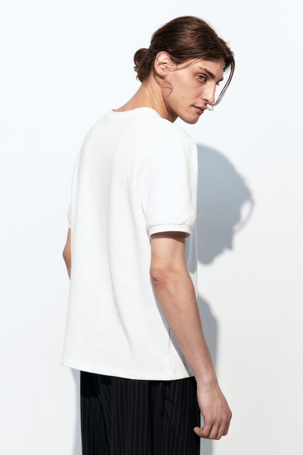 Футболка с вафельной фактурой - цвет белый - 5
