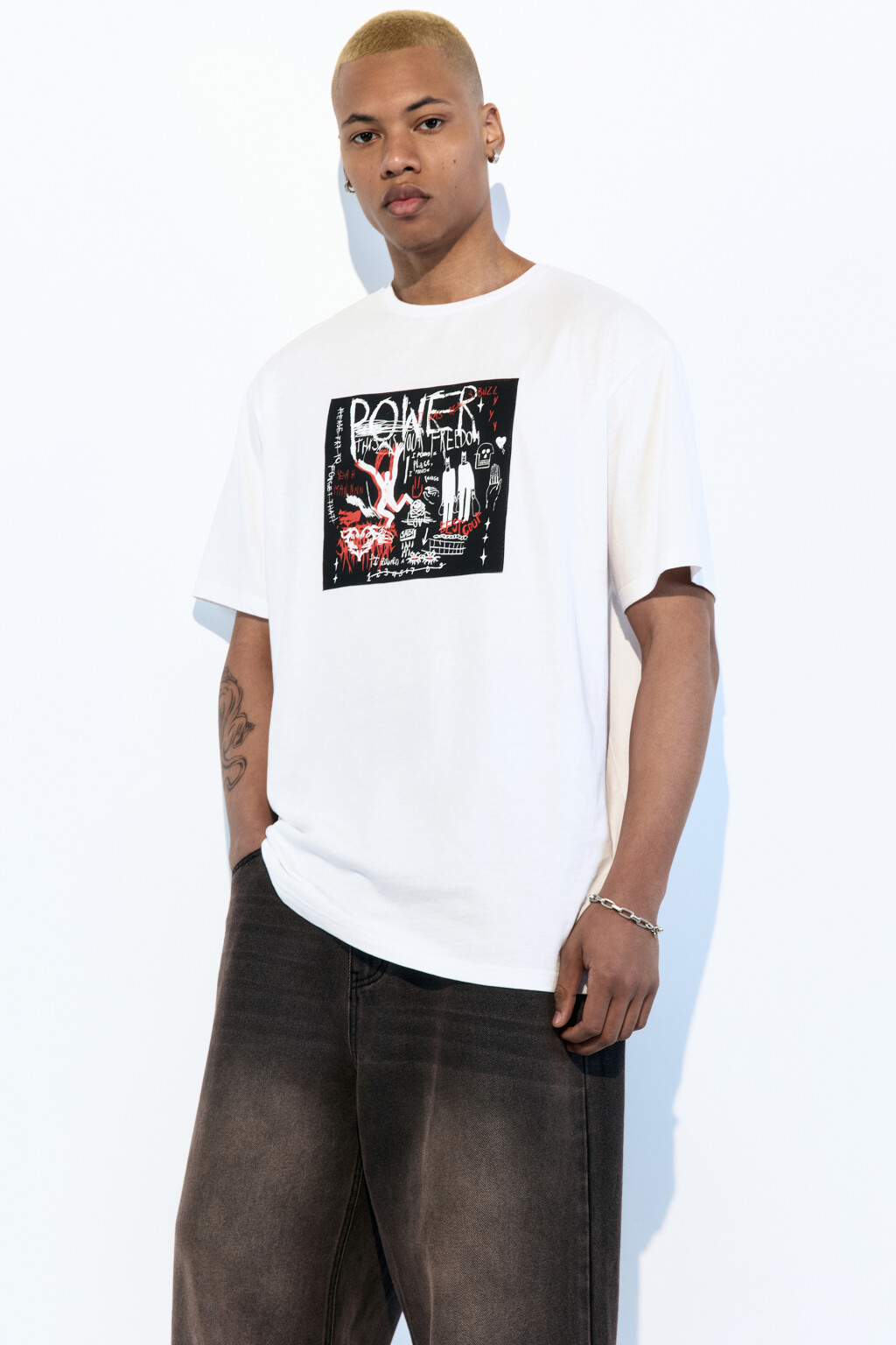 Футболка хлопковая с принтом-абстракцией - цвет белый - 1