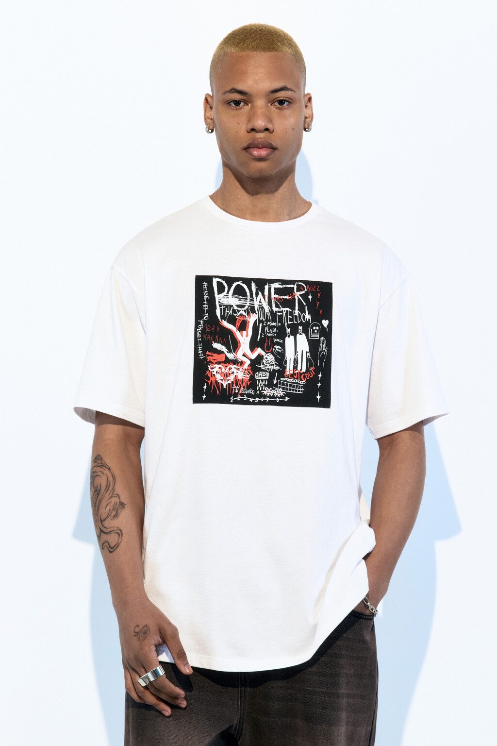 Футболка хлопковая с принтом-абстракцией - цвет белый - 2