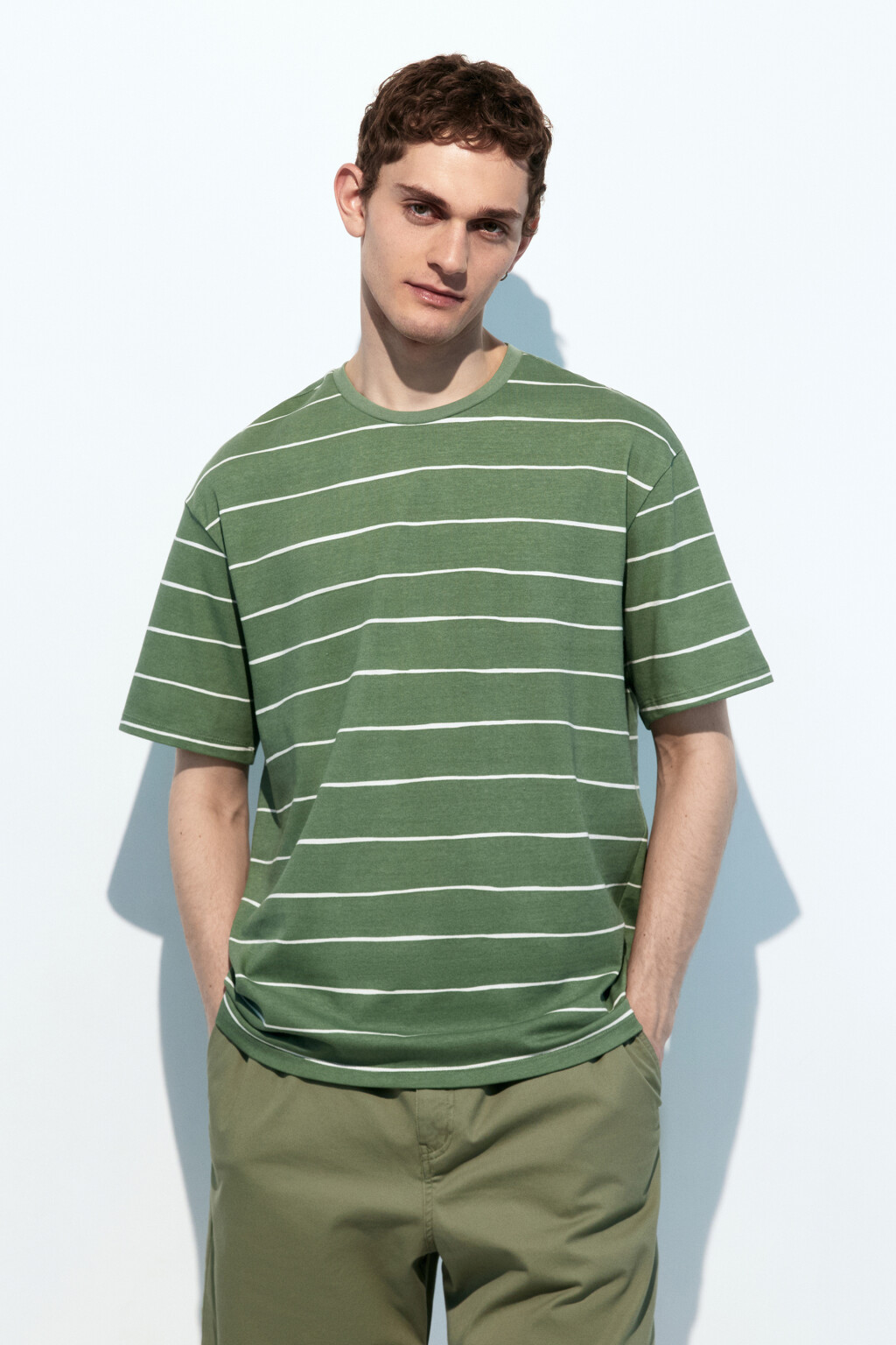 Футболка хлопковая с принтом в полоску - цвет зеленый - 1