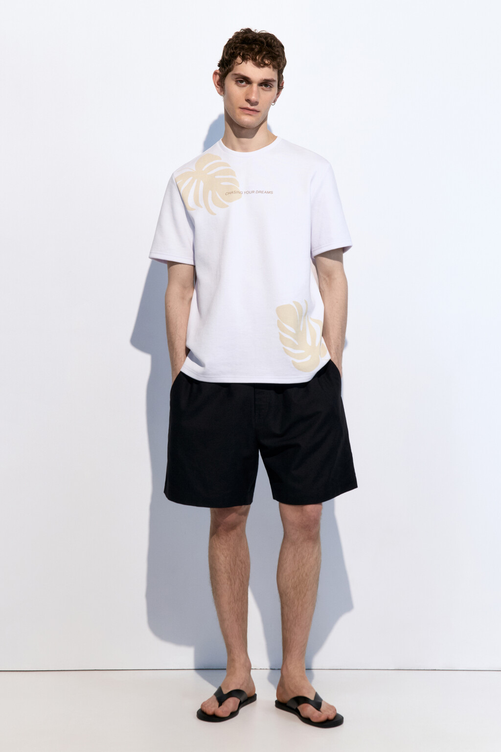 Футболка прямая с принтом и надписью - цвет белый - 5