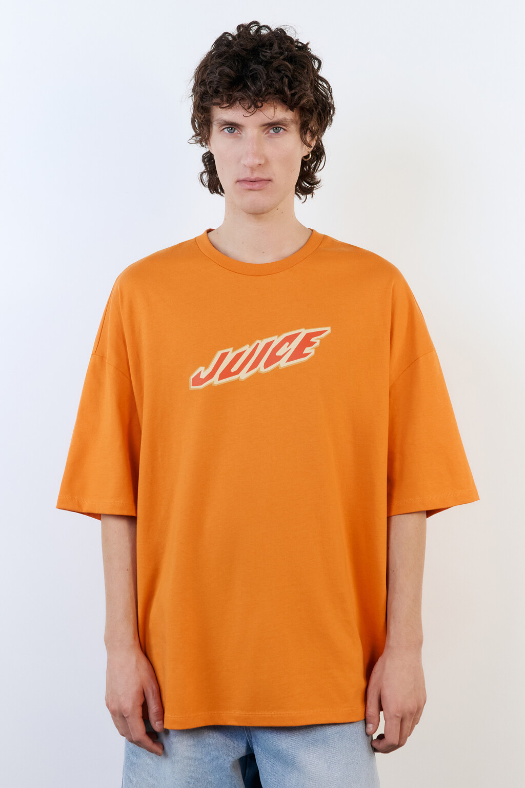 Футболка хлопковая с принтом в стиле нулевых - цвет оранжевый - 2