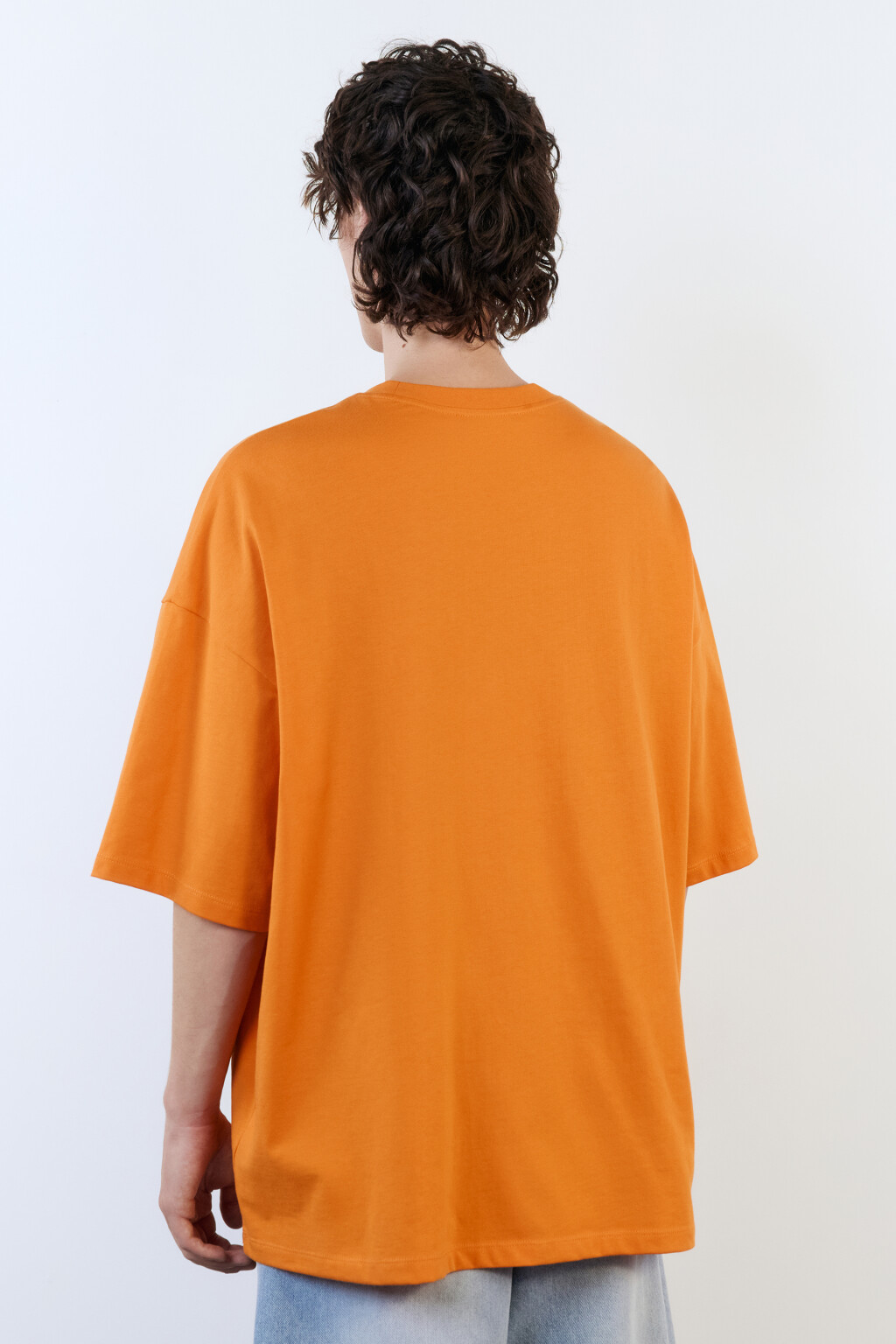 Футболка хлопковая с принтом в стиле нулевых - цвет оранжевый - 4