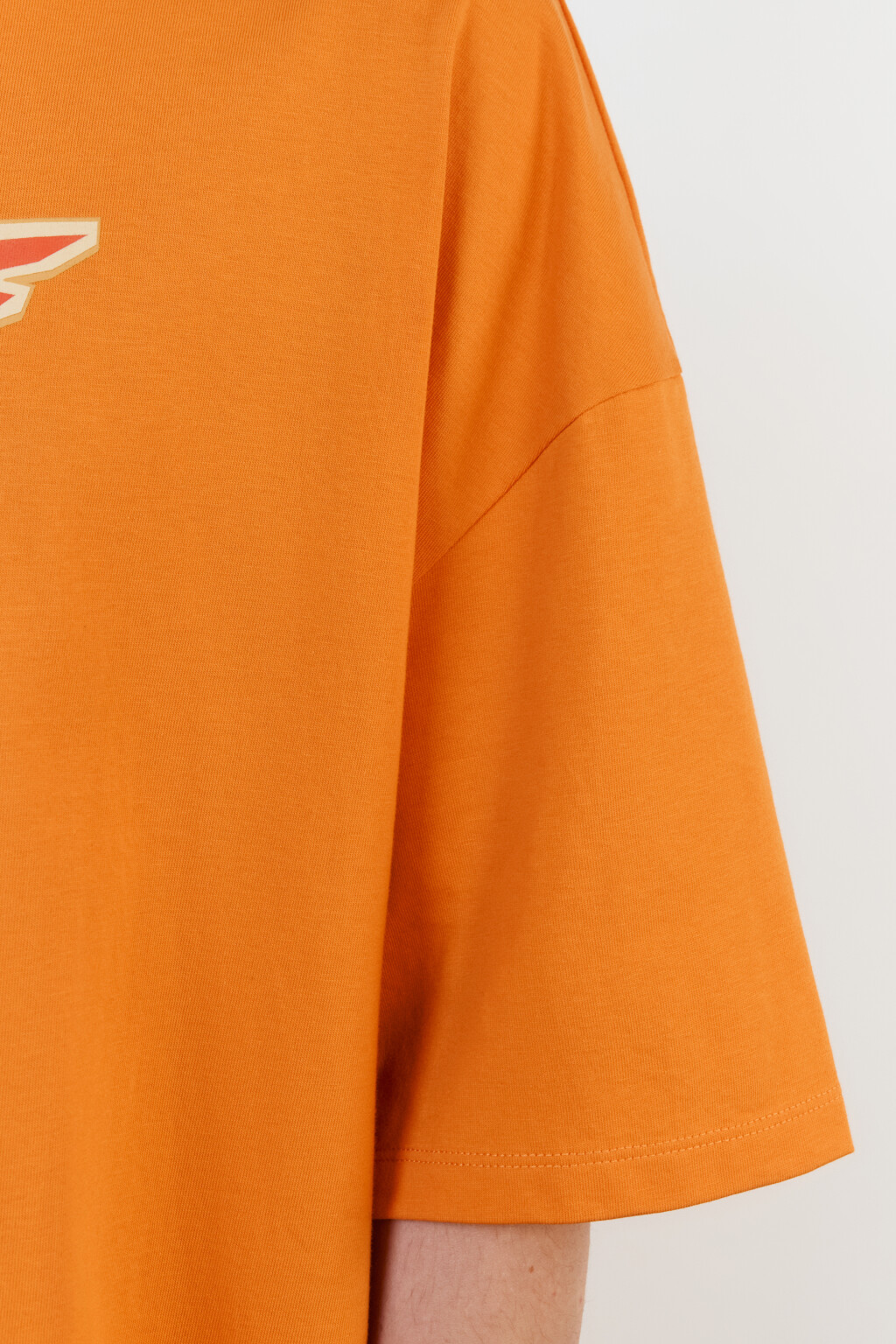 Футболка хлопковая с принтом в стиле нулевых - цвет оранжевый - 7