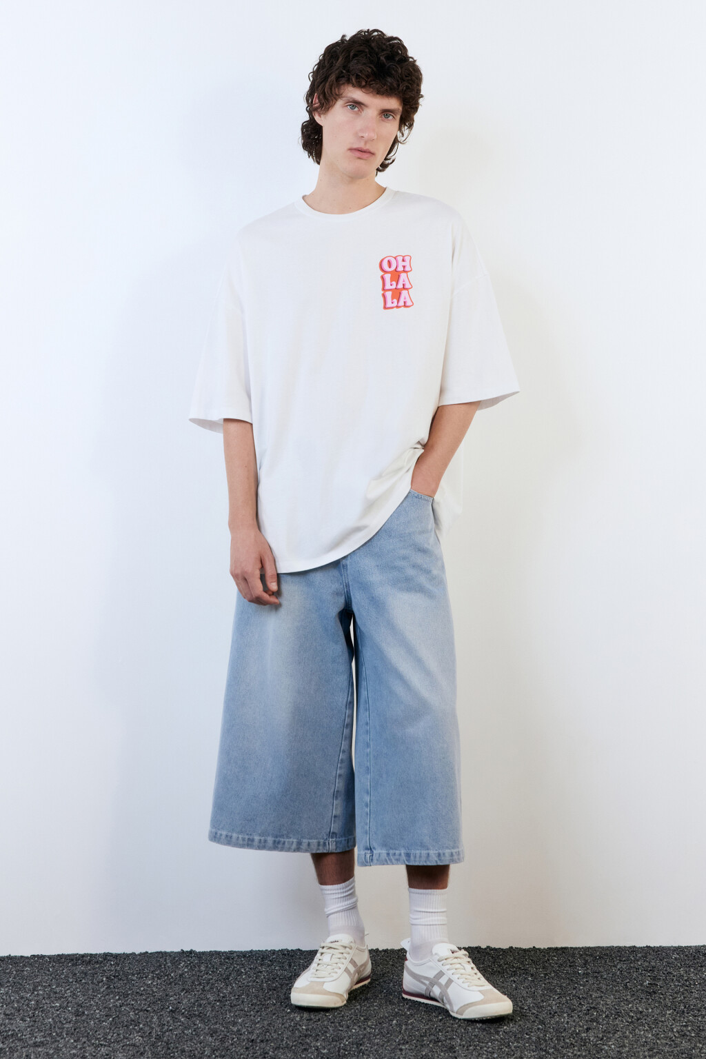 Футболка хлопковая с принтом в стиле нулевых - цвет белый - 5