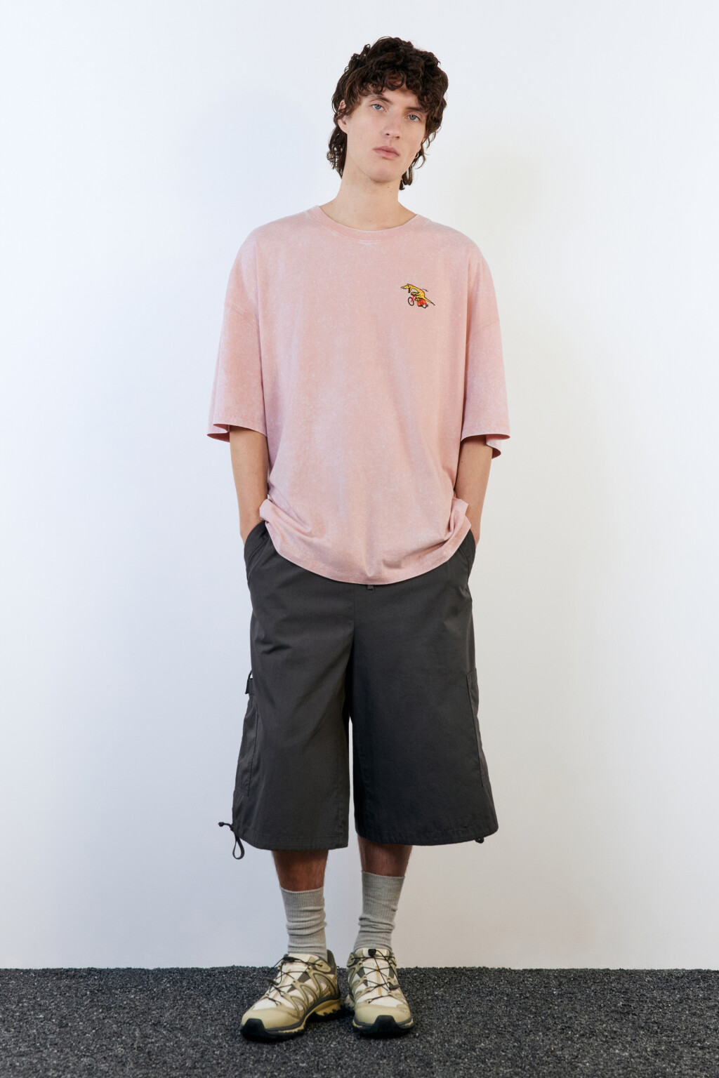 Футболка oversize с вареным эффектом и принтом - цвет розовый - 5