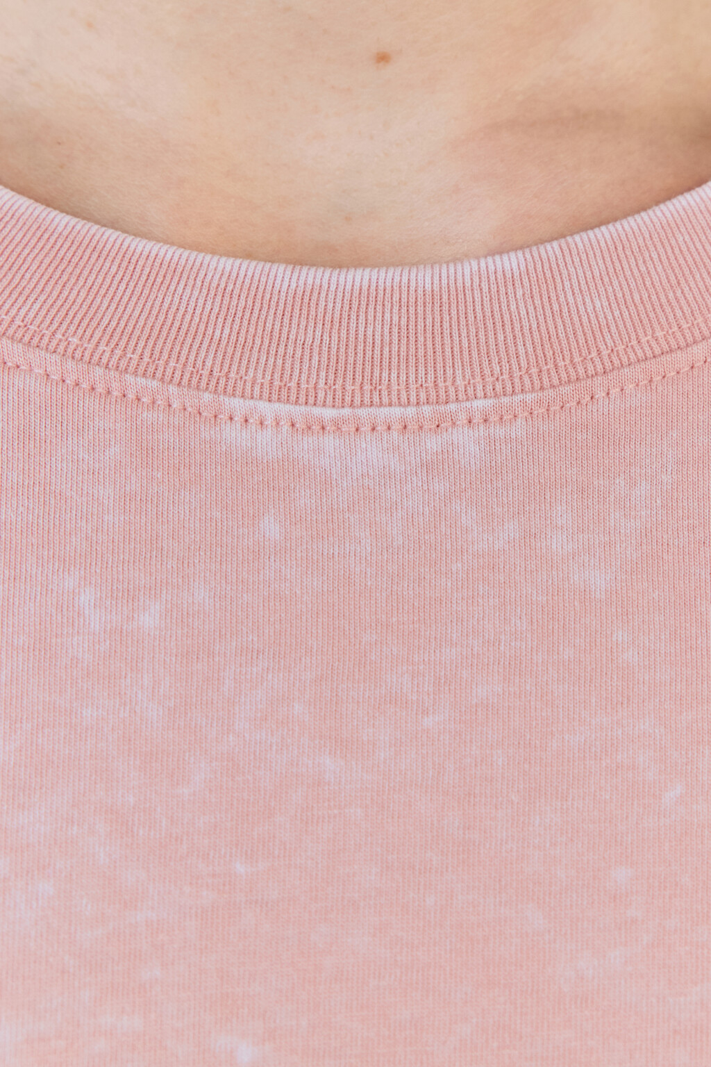 Футболка oversize с вареным эффектом и принтом - цвет розовый - 6