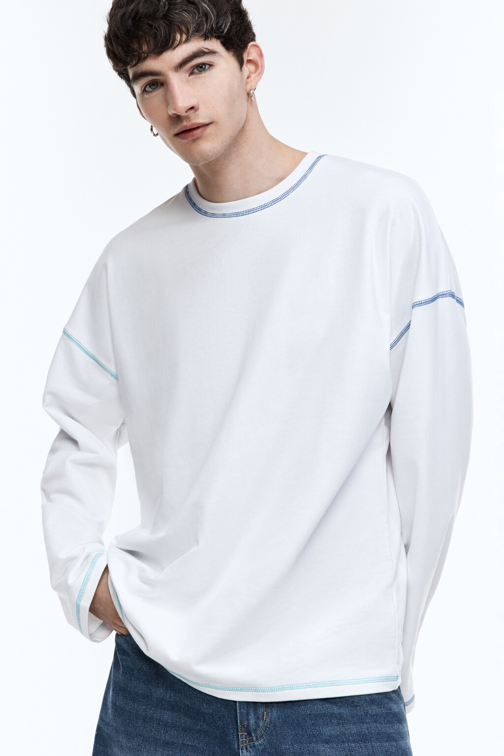 Лонгслив oversize с принтом-абстракцией - цвет белый - 2