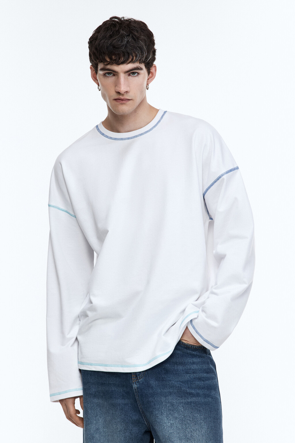 Лонгслив oversize с принтом-абстракцией - цвет белый - 3