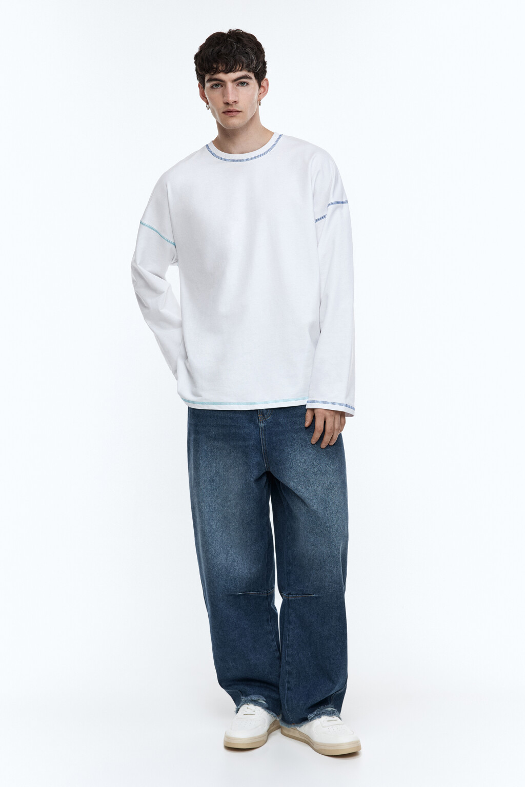 Лонгслив oversize с принтом-абстракцией - цвет белый - 6