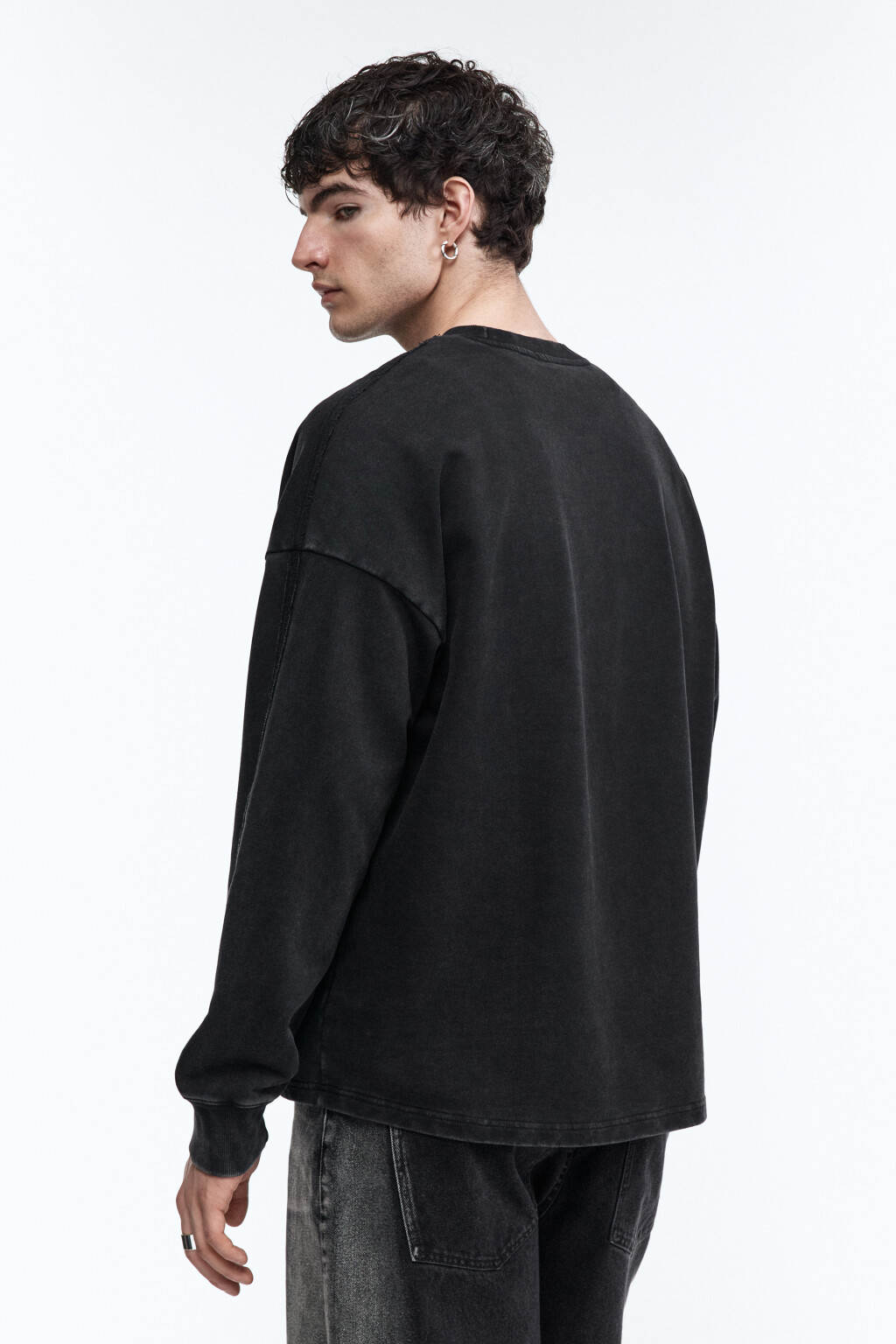 Свитшот oversize с вареным эффектом - цвет черный - 4