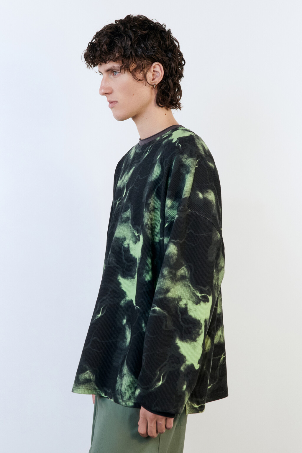 Лонгслив oversize с принтом-абстракцией - цвет мультиколор - 3