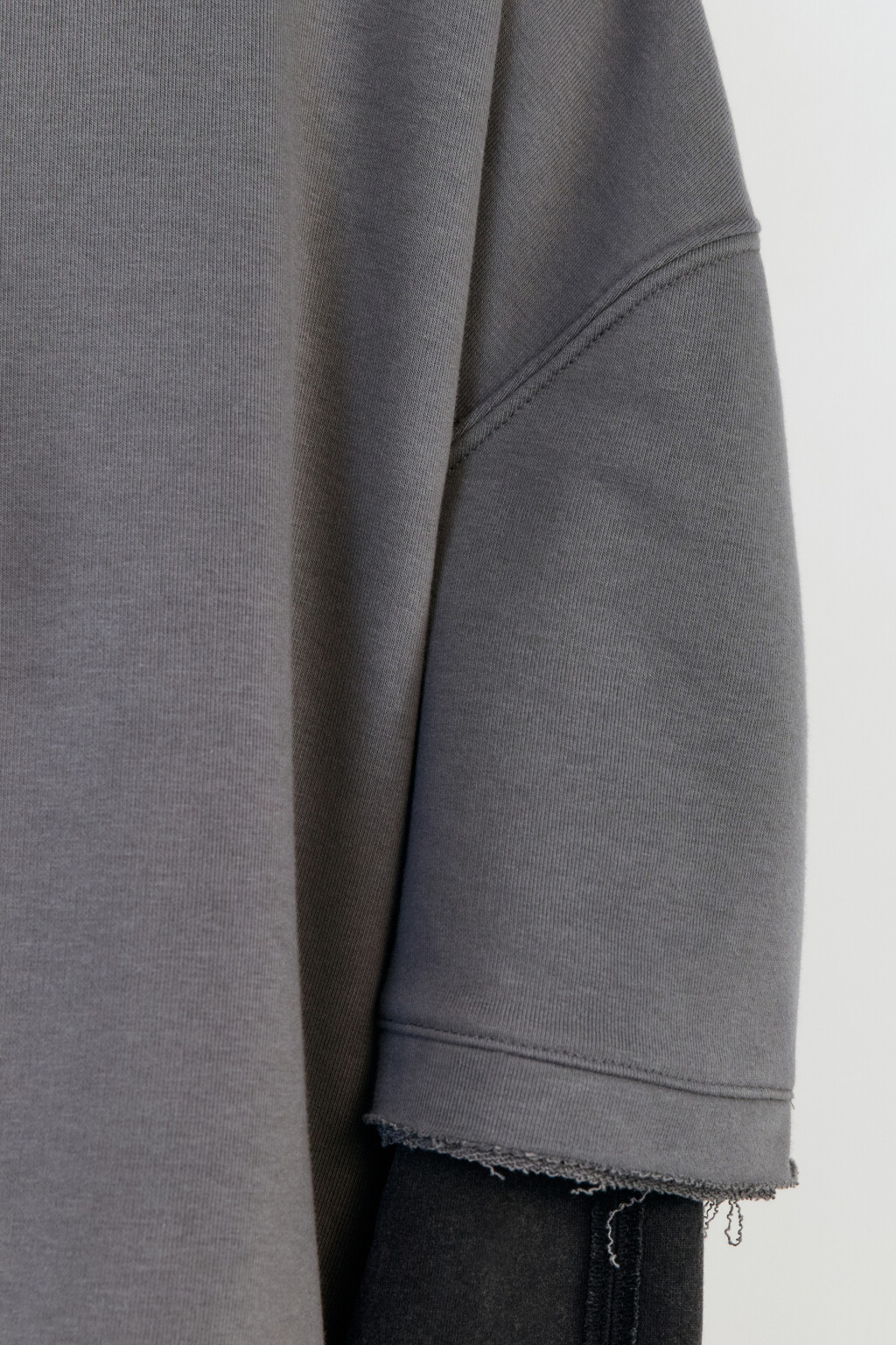 Худи укороченная с обрезанными рукавами - цвет серый - 7