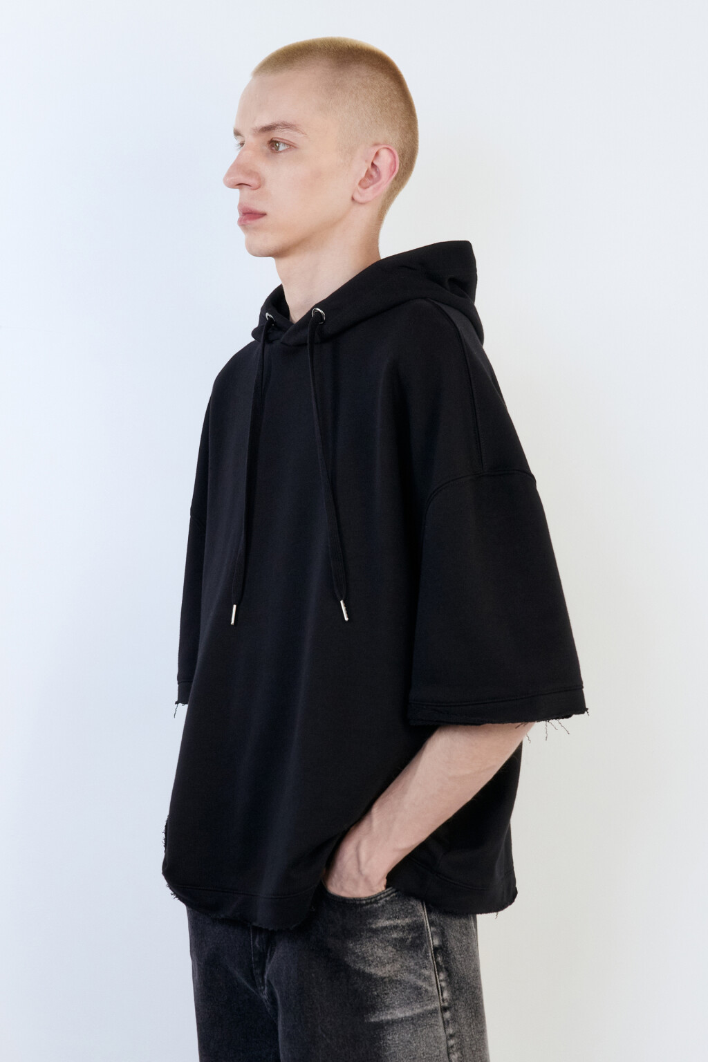 Худи укороченная с обрезанными рукавами - цвет черный - 4