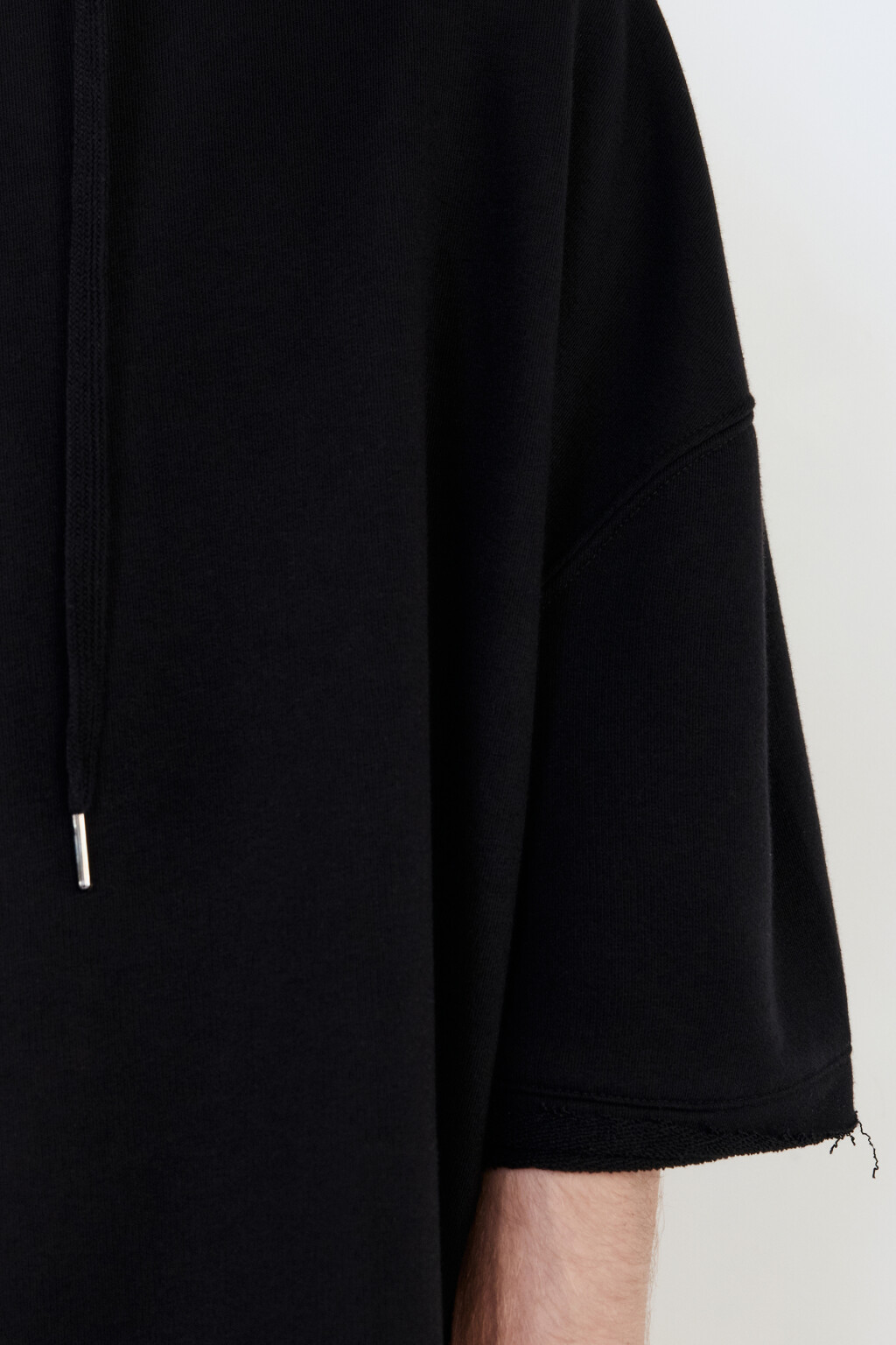 Худи укороченная с обрезанными рукавами - цвет черный - 7