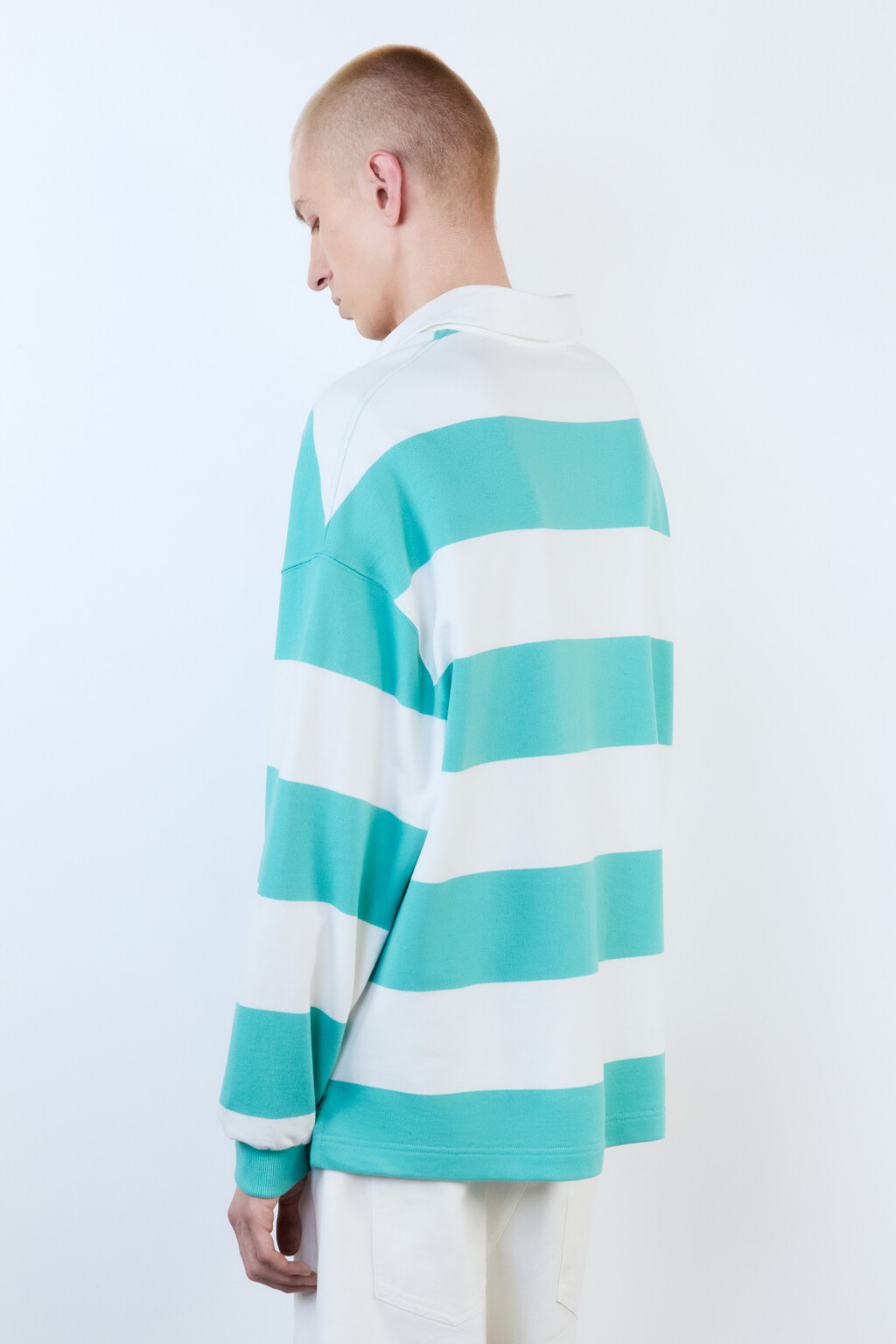 Свитшот в полоску с надписью на груди - цвет белый - 5