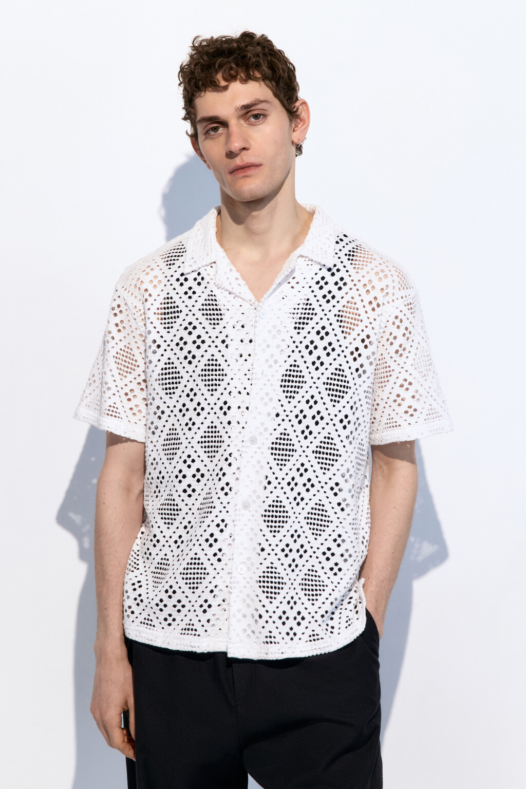 Рубашка с коротким рукавом из ткани кроше - цвет молочный - 2