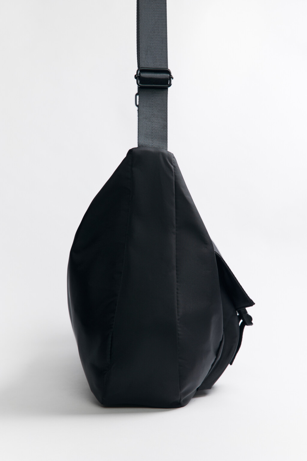 Сумка спортивная с наружными карманами - цвет черный - 3