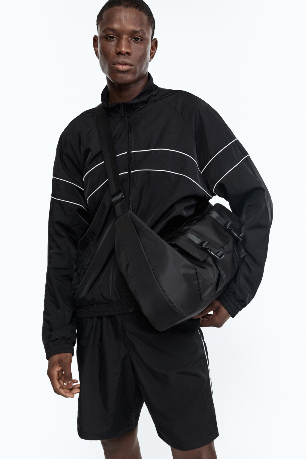 Сумка спортивная с наружными карманами - цвет черный - 5