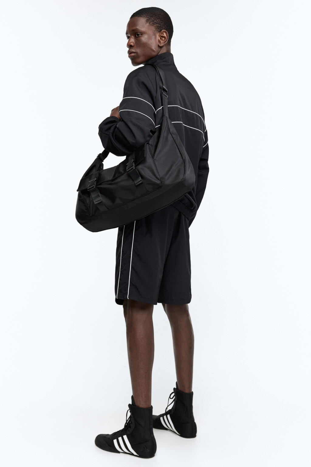 Сумка спортивная с наружными карманами - цвет черный - 6