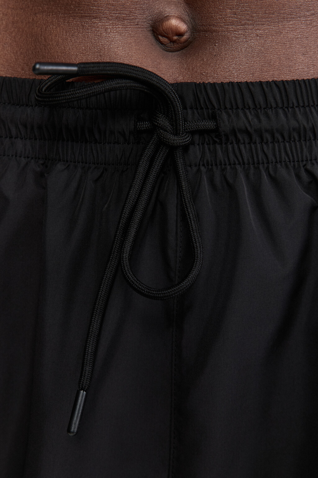 Шорты спортивные с поясом на завязках - цвет черный - 7