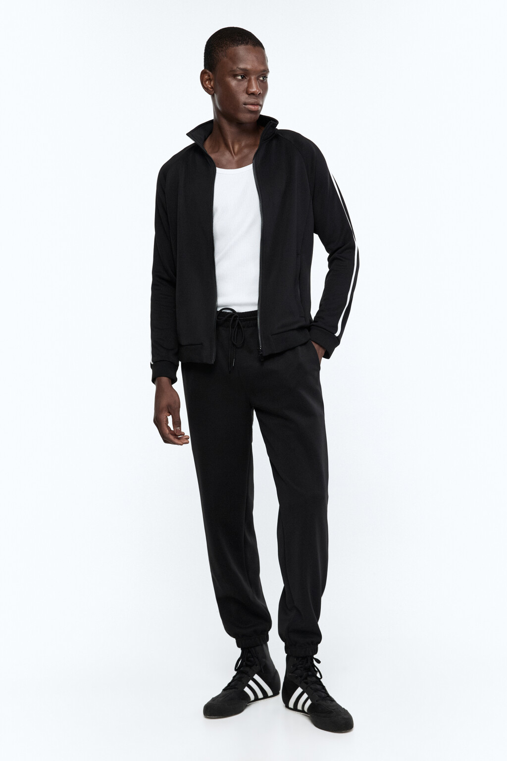 Куртка-олимпийка спортивная с лампасами - цвет черный - 4