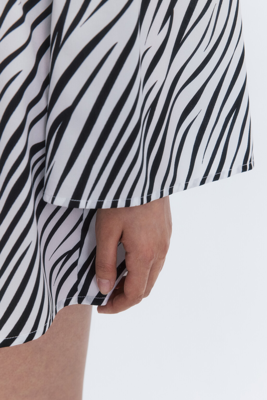 Комбинезон пляжный с открытыми плечами - цвет черный - 6