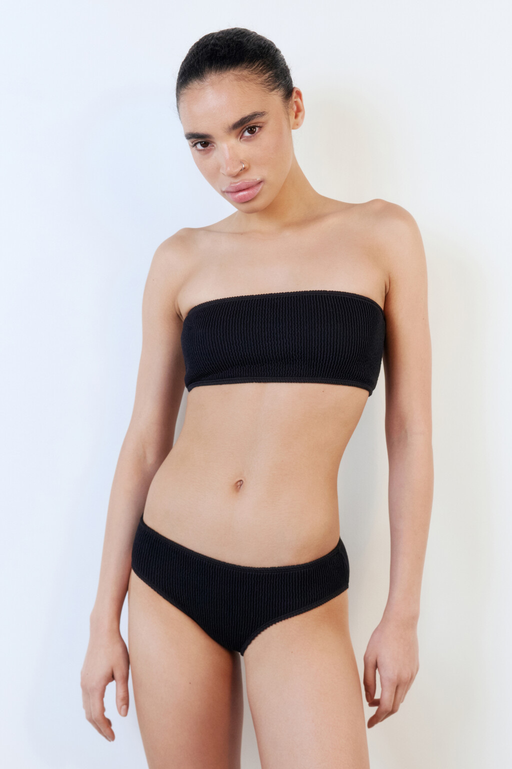 Лиф-бандо купальный из жатой ткани - цвет черный - 4