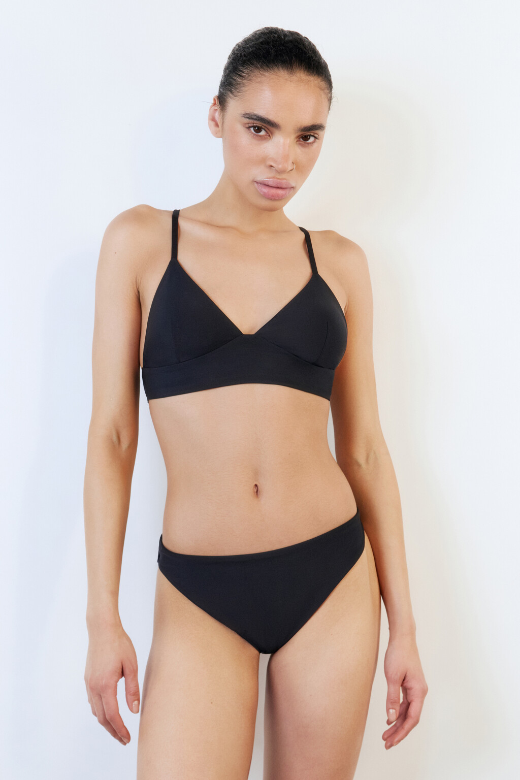 Трусы-слипы купальные гладкие со средней посадкой - цвет черный - 5