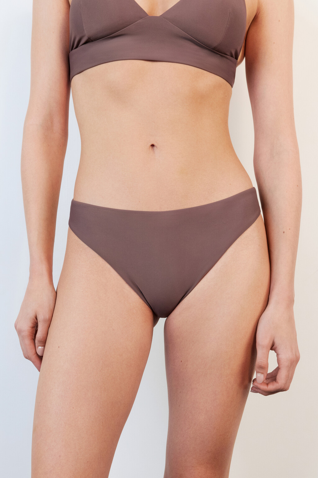 Трусы-слипы купальные гладкие со средней посадкой - цвет бежевый - 3