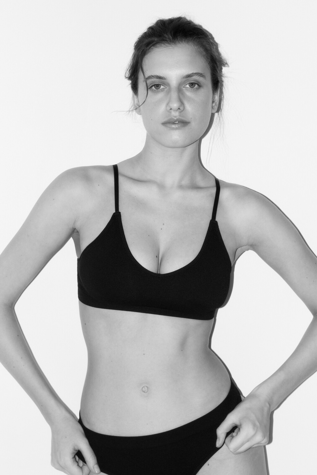 Бюстгальтер-топ бесшовный в рубчик - цвет черный - 5