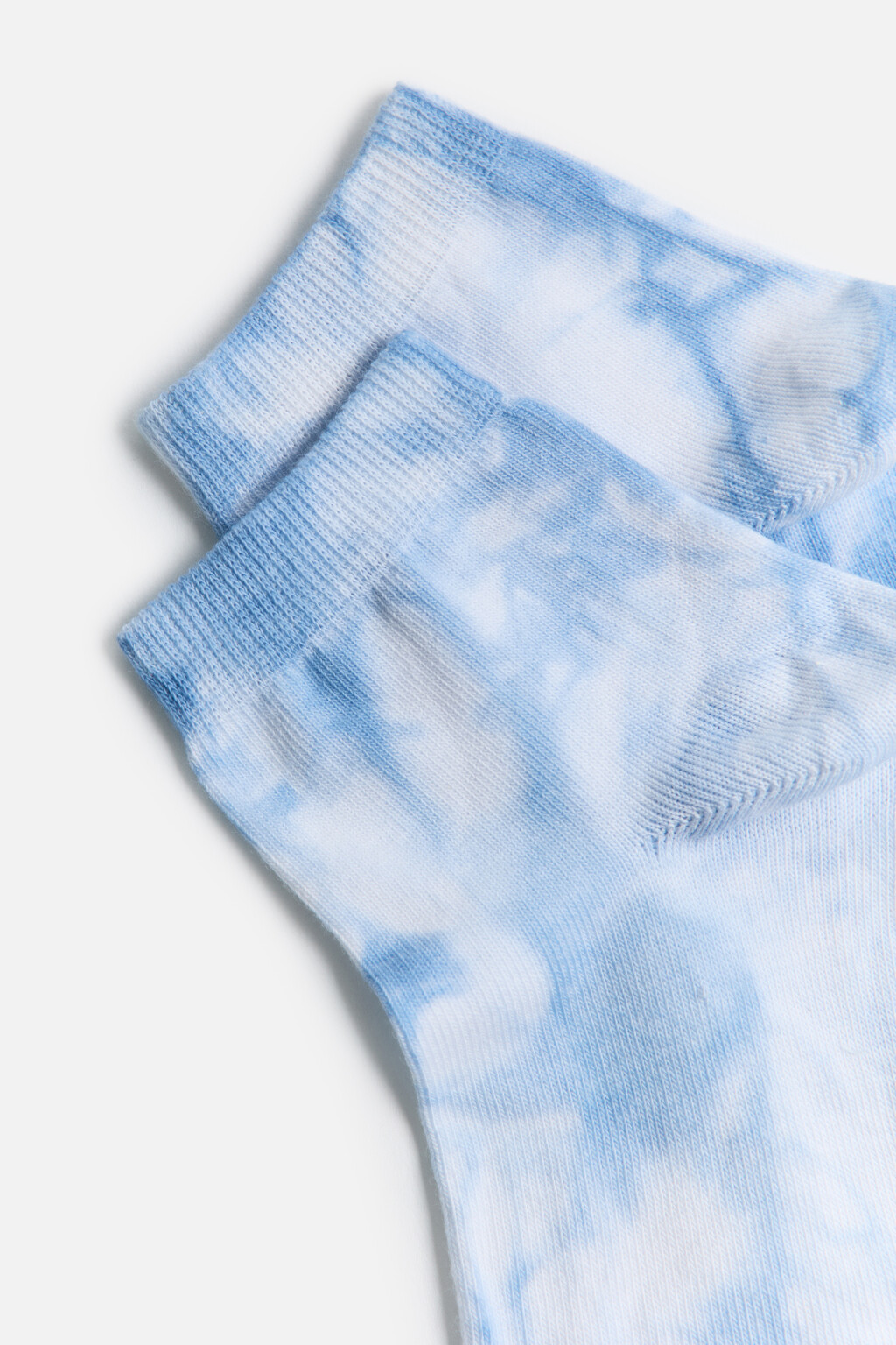 Носки хлопковые с принтом тай-дай - цвет голубой - 2