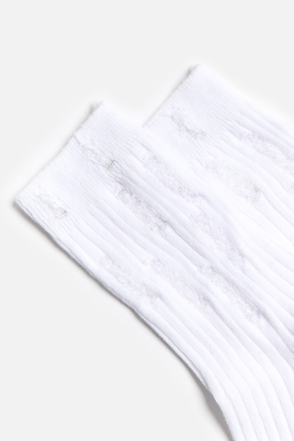 Носки рваные хлопковые в рубчик - цвет белый - 2