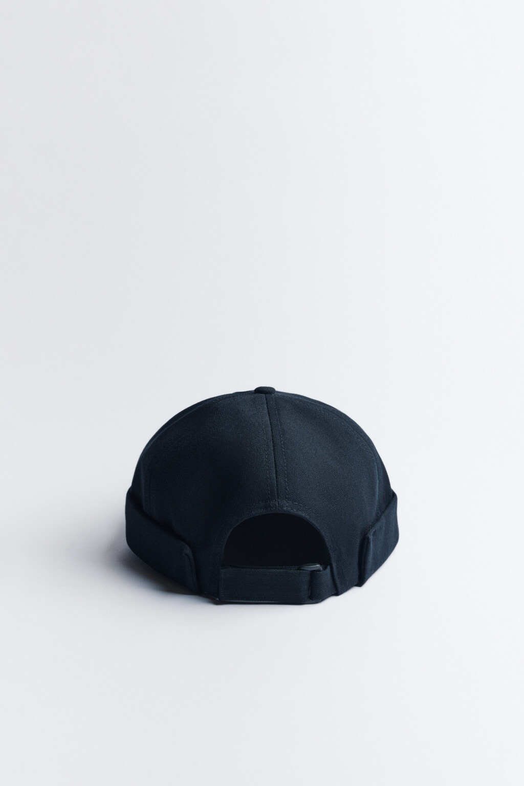 Шапка-докер до ушей с пряжкой - цвет черный - 2