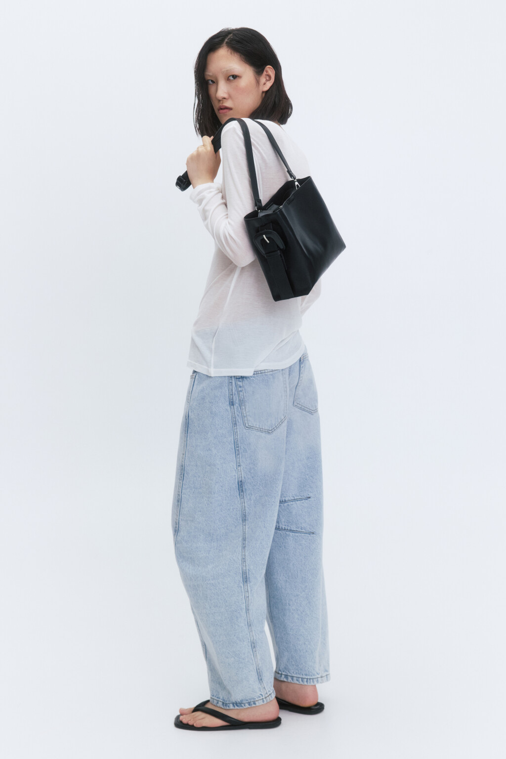 Сумка прямоугольная с ручкой и ремнем - цвет черный - 6