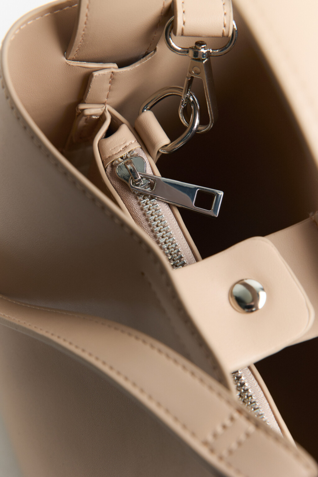 Сумка прямоугольная с ручкой и ремнем - цвет бежевый - 4