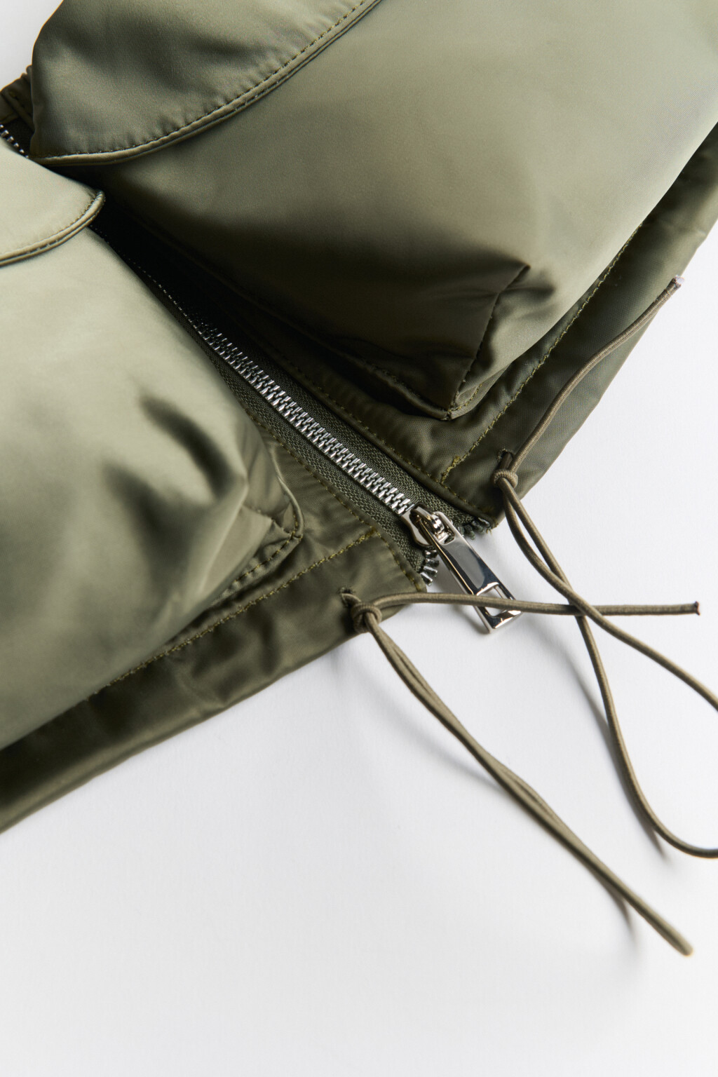 Сумка поясная с накладными карманами - цвет зеленый - 2