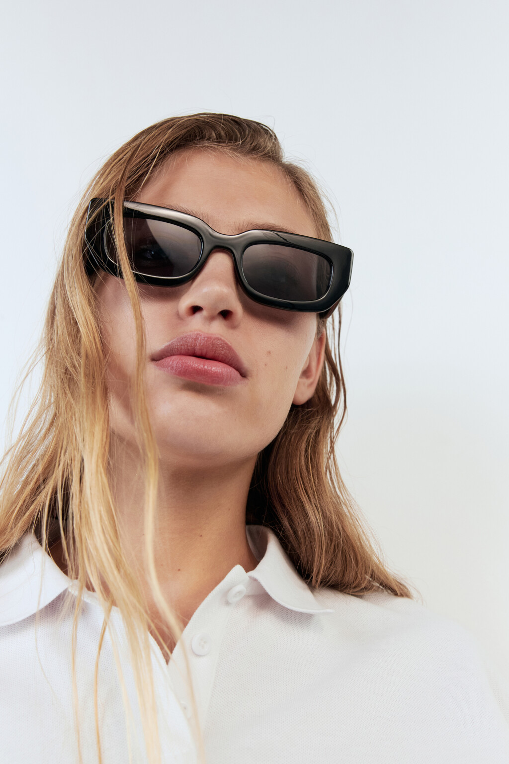 Очки солнцезащитные в овальной оправе - цвет черный - 1