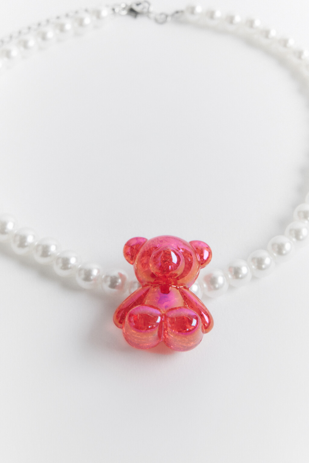 Бусы из жемчужного бисера с медвежонком - цвет белый - 2