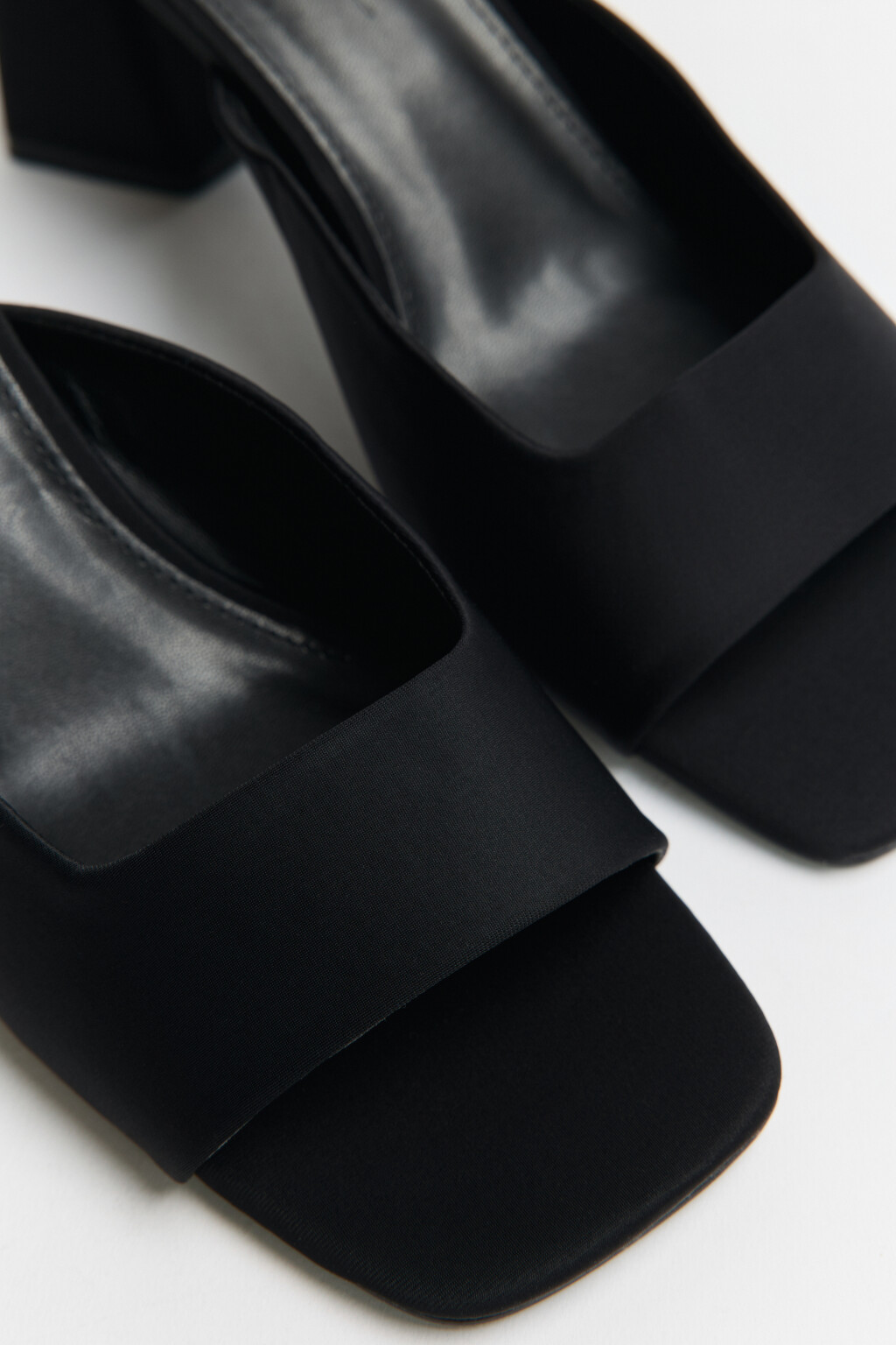 Мюли из текстиля на устойчивом каблуке - цвет черный - 5