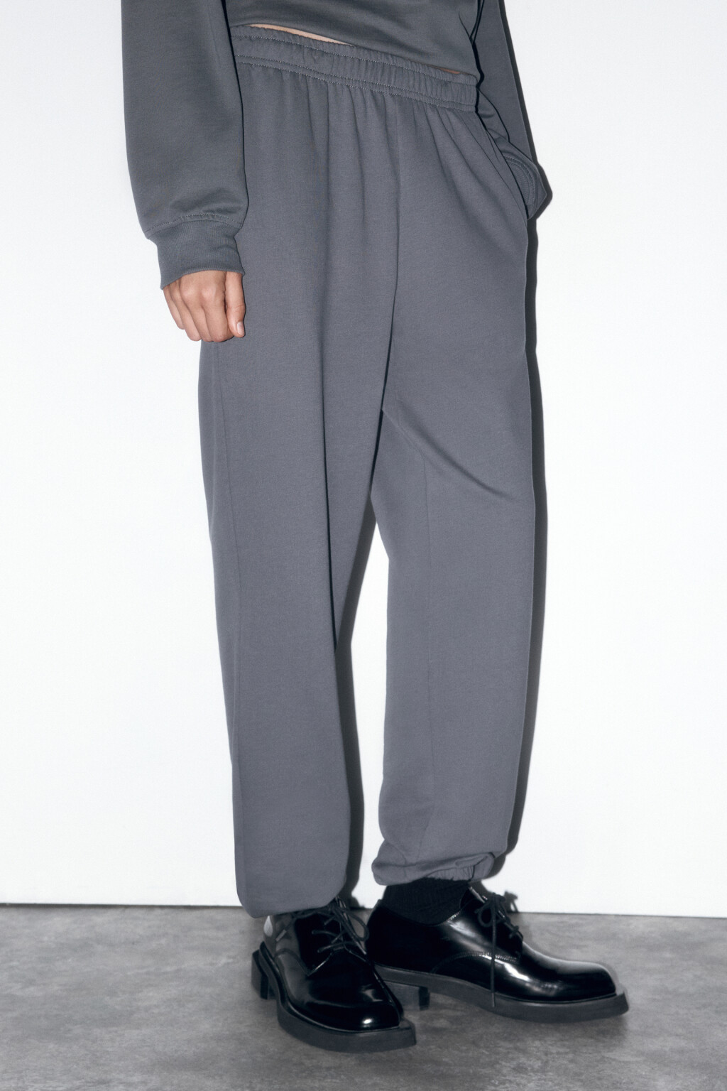 Брюки-джоггеры базовые из футера - цвет серый - 3