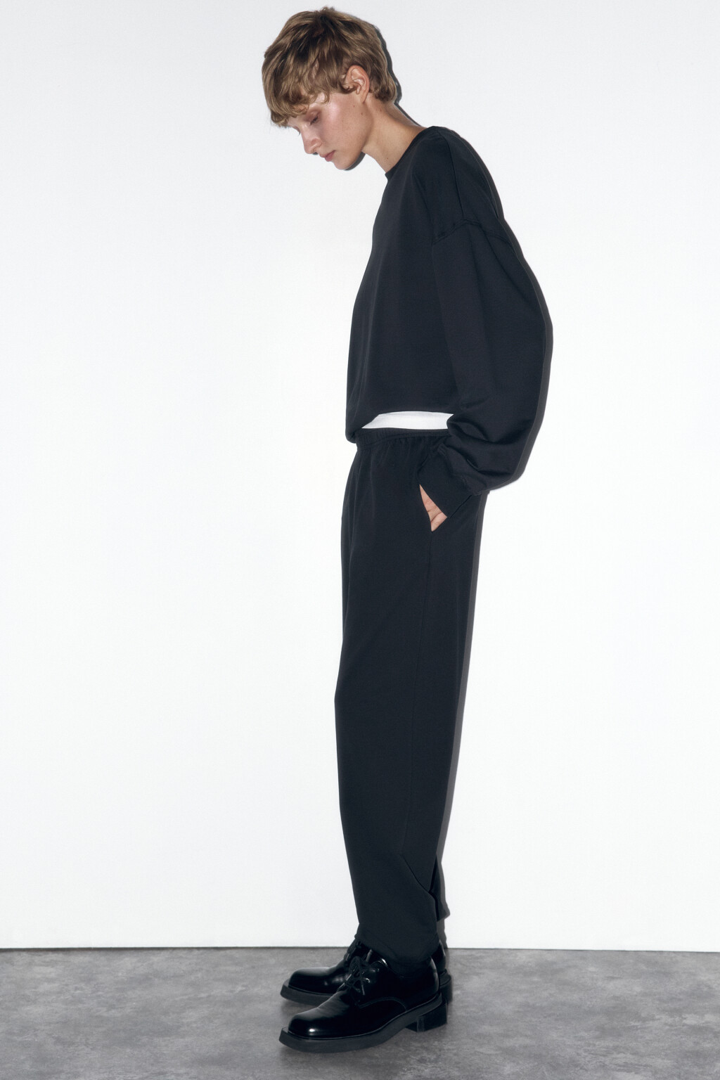 Брюки-джоггеры базовые из футера - цвет черный - 1