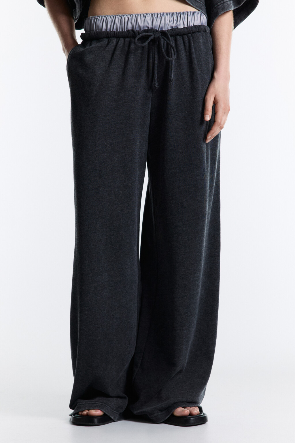 Брюки широкие трикотажные с двойным поясом - цвет серый - 2