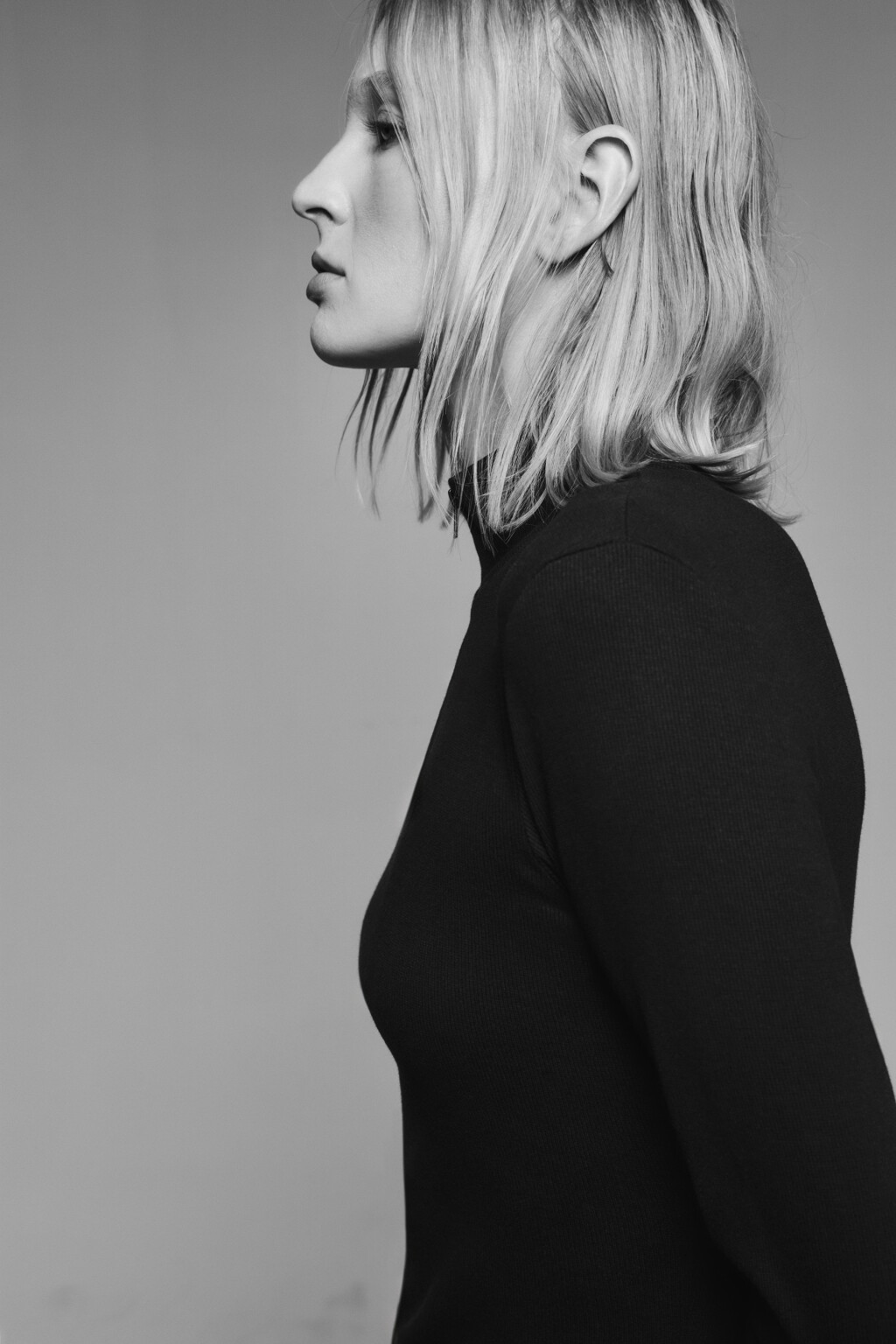 Платье-водолазка мини с вареным эффектом - цвет черный - 2