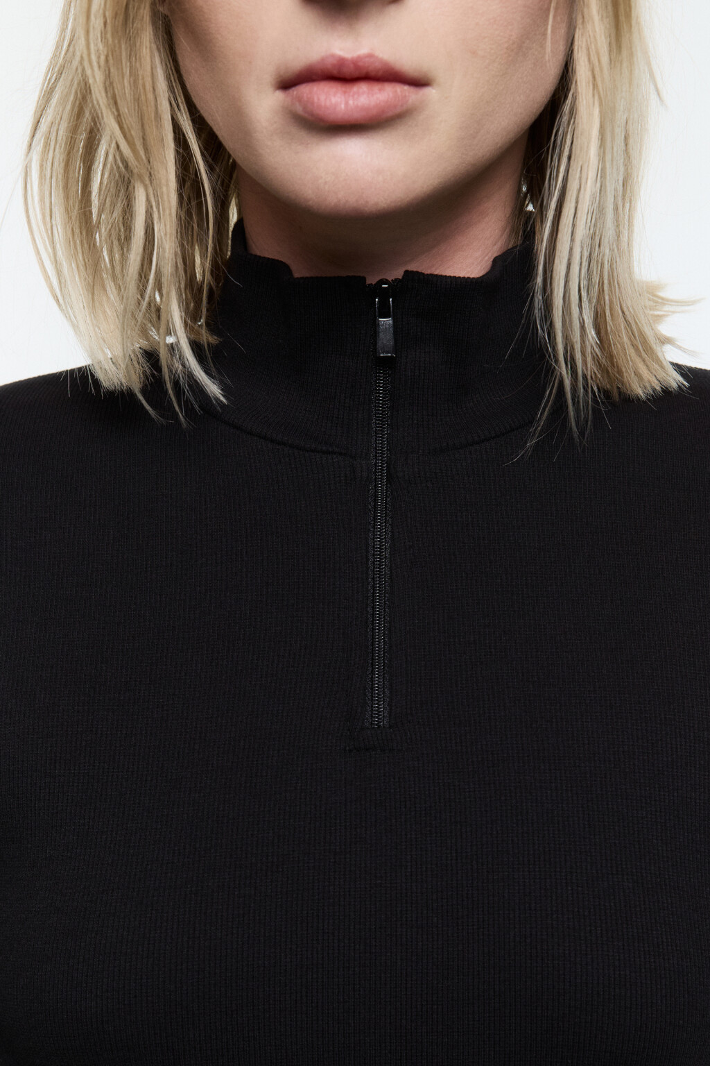 Платье-водолазка мини с вареным эффектом - цвет черный - 7