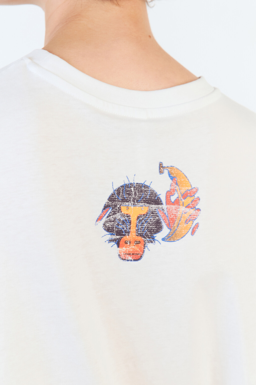 Футболка oversize с вареным эффектом и принтом - цвет белый - 6