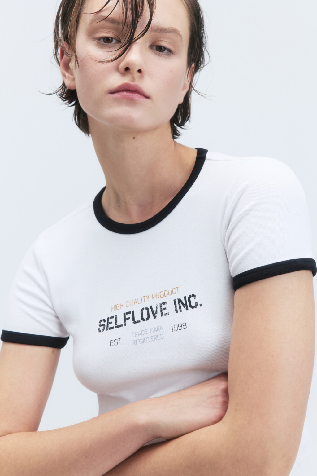 Футболка-топ с надписью и контрастной окантовкой - цвет белый - 1